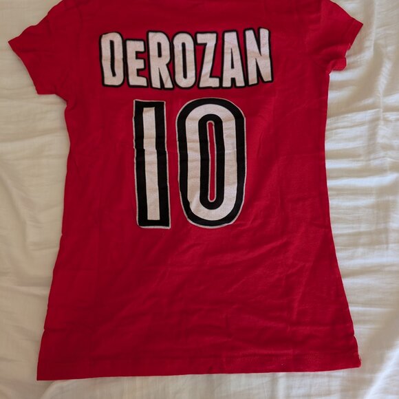 Adidas Toronto Raptors DeRozan #10 Red T-Shirt - Ladies M - Picture 2 of 3